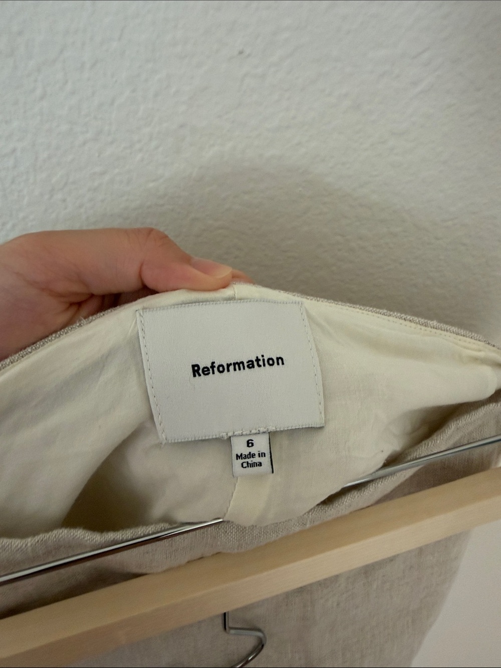 Reformation Mia Linen Neutral Mini Skort Size 6 Low Waist Minimalist Lightweight - Picture 6 of 10
